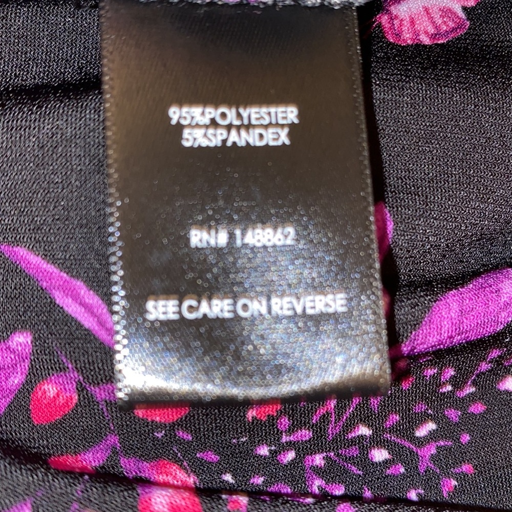 😊FREE😊With $30 Purchase - Torrid blouse w/flowers , butterflies - Plus Sized - Picture 7 of 8